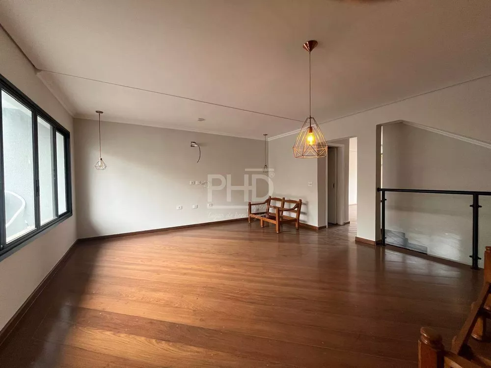 Sobrado à venda com 3 quartos, 200m² - Foto 2