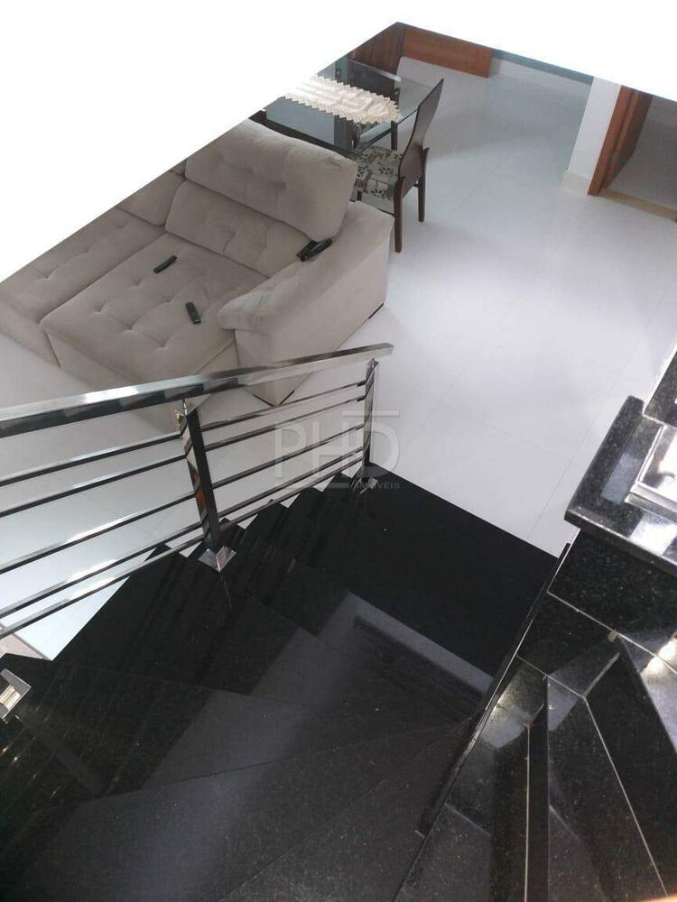 Sobrado, 3 quartos, 228 m² - Foto 2