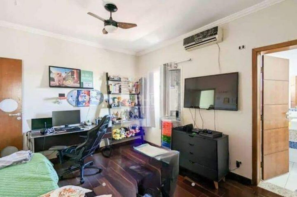 Sobrado, 3 quartos, 334 m² - Foto 1
