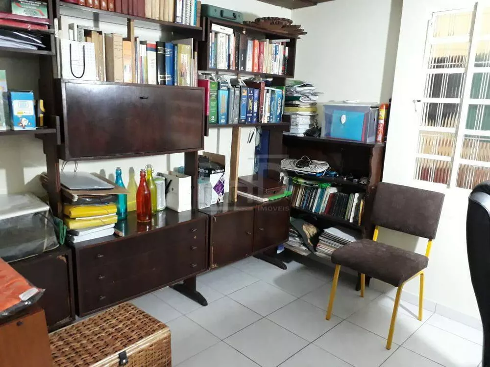 Sobrado à venda com 3 quartos, 300m² - Foto 2