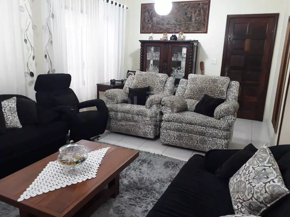 Sobrado à venda com 3 quartos, 360m² - Foto 1