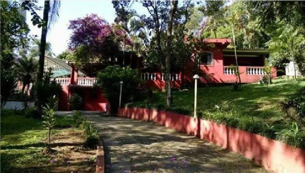 Chácara, 3 quartos, 2500 m² - Foto 1