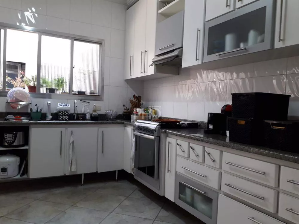 Sobrado à venda com 2 quartos, 205m² - Foto 9