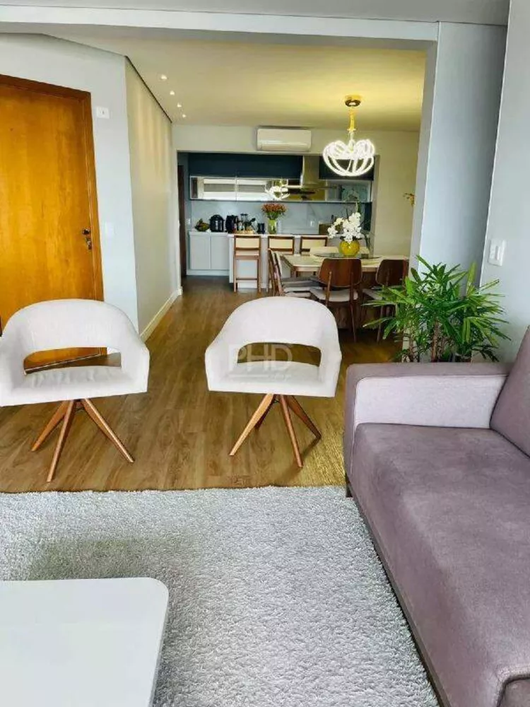 Apartamento à venda com 3 quartos, 158m² - Foto 2