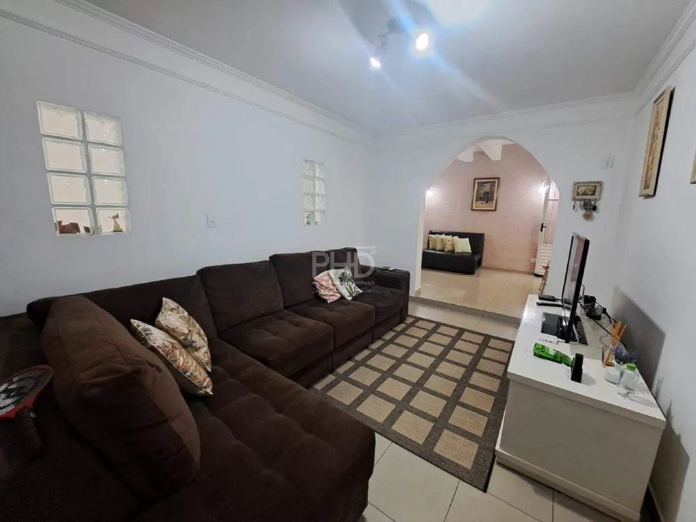 Casa, 4 quartos, 261 m² - Foto 1