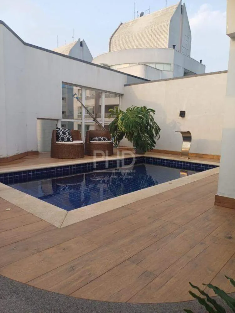 Cobertura, 3 quartos, 237 m² - Foto 1