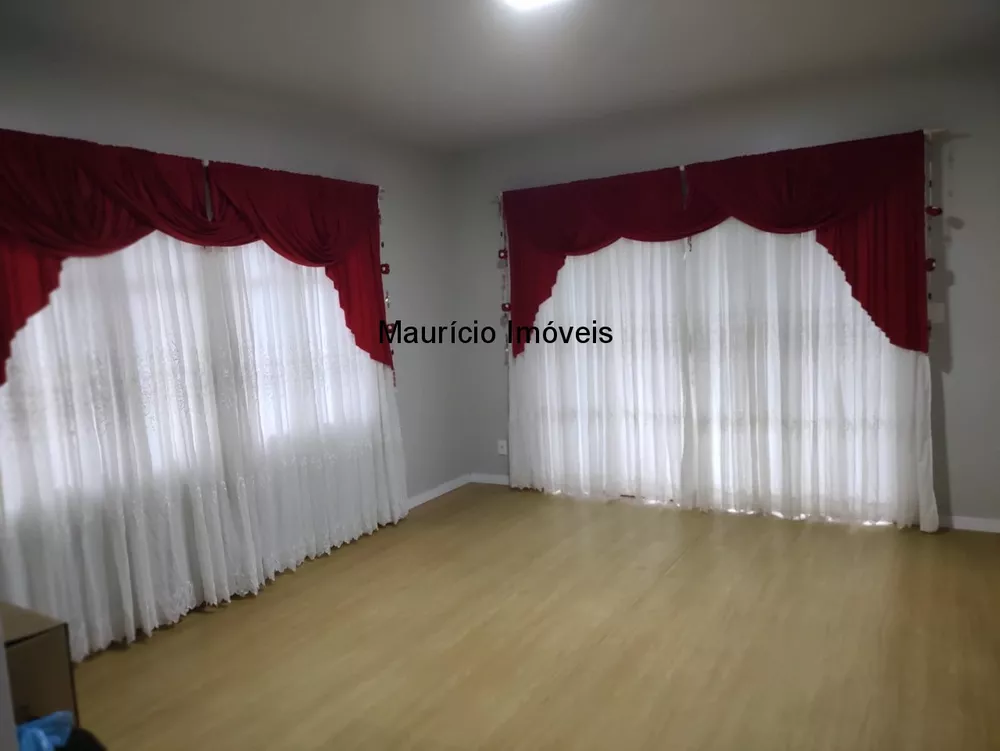 Casa, 3 quartos, 253 m² - Foto 1