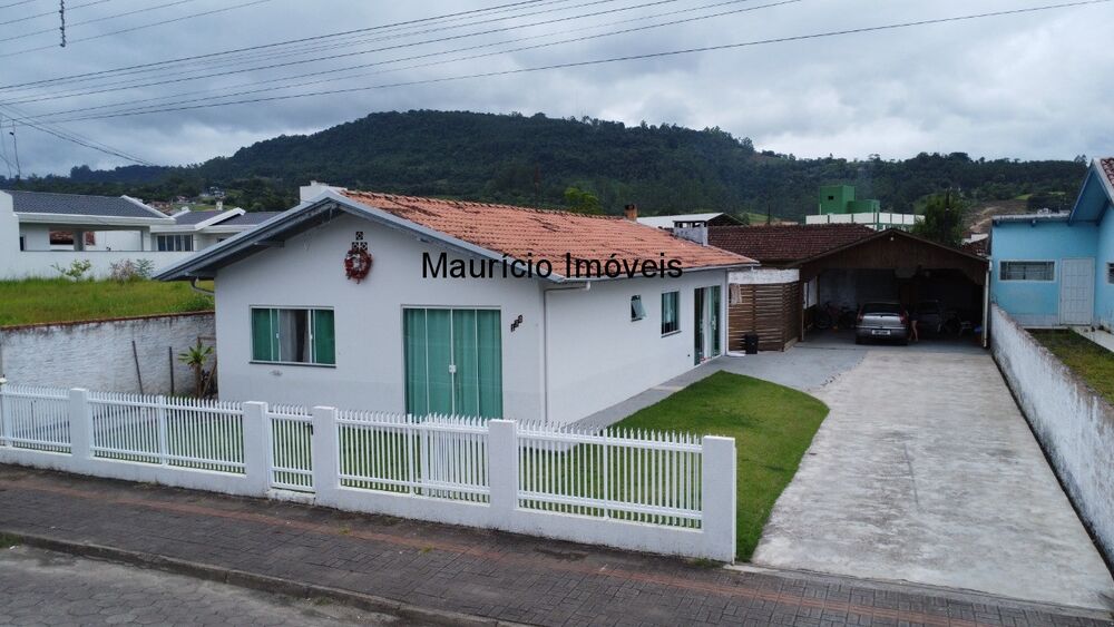Casa à venda com 2 quartos, 360m² - Foto 2