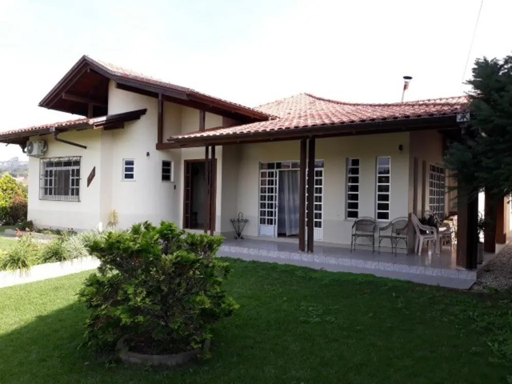 Casa, 4 quartos, 1500 m² - Foto 1