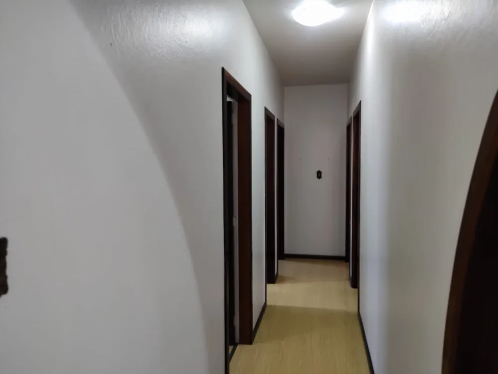 Casa, 4 quartos, 330 m² - Foto 1