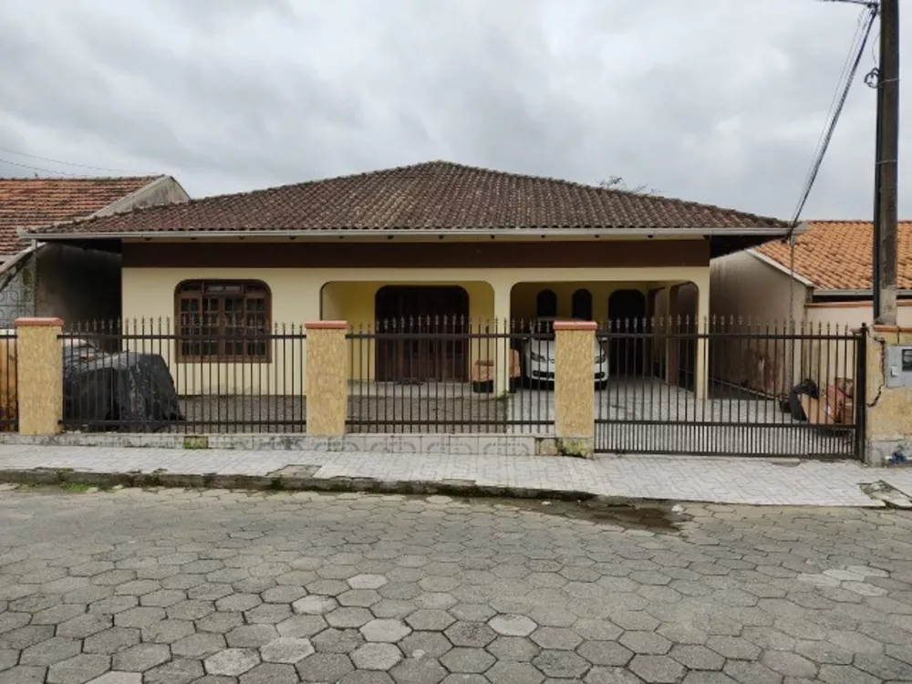 Casa, 5 quartos, 180 m² - Foto 1