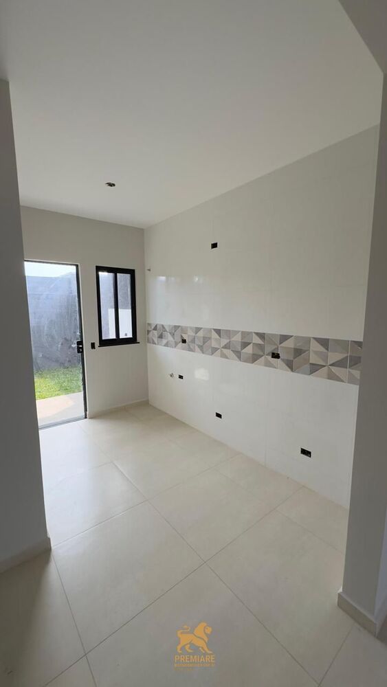 Casa à venda com 2 quartos, 60m² - Foto 3