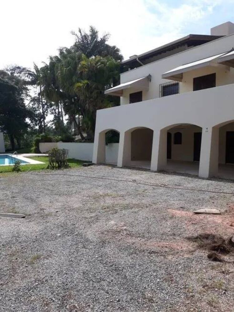 Casa à venda com 5 quartos, 1000m² - Foto 4