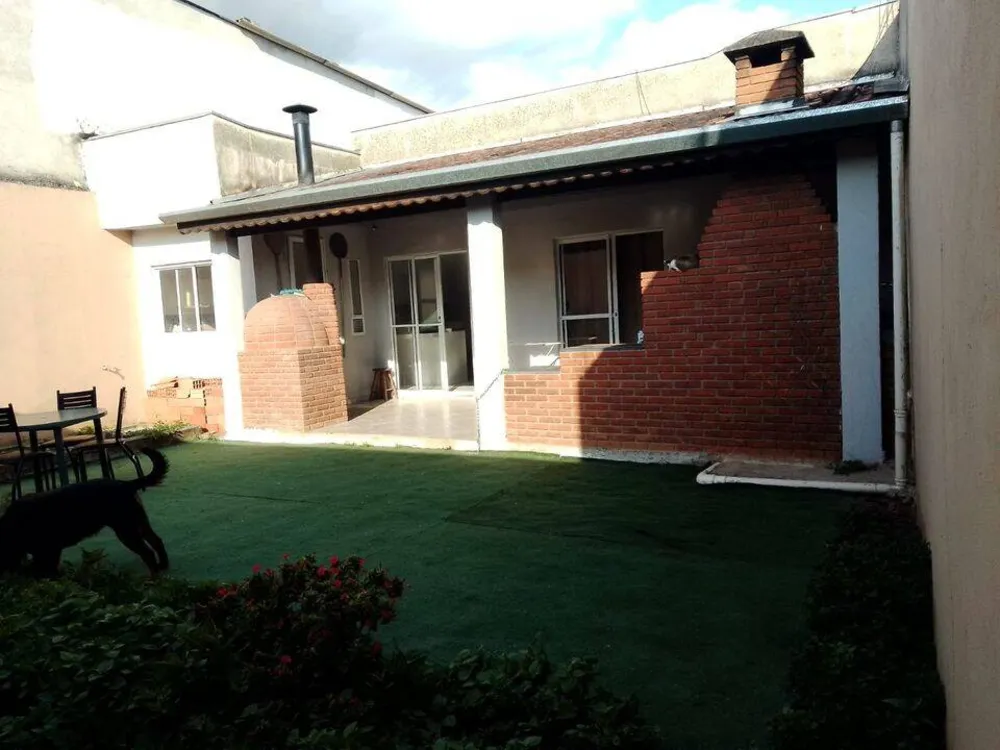 Casa, 5 quartos, 249 m² - Foto 1