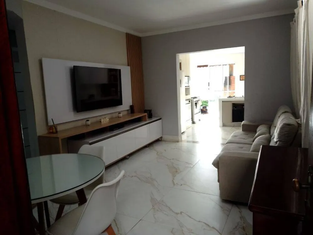 Casa, 5 quartos, 249 m² - Foto 2