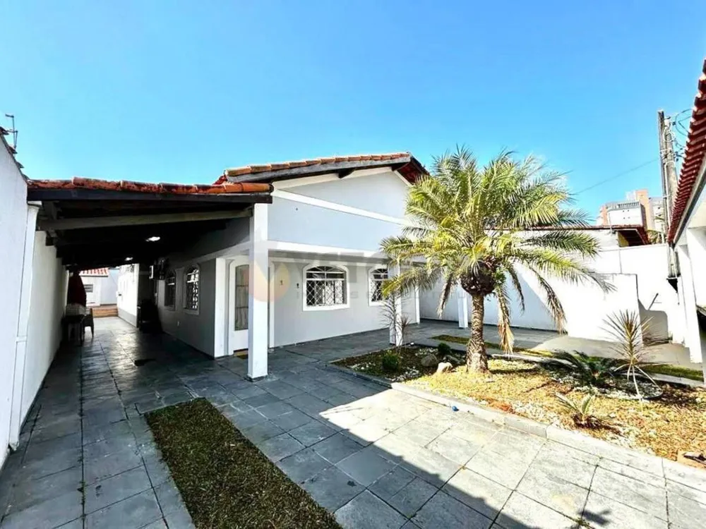 Casa, 4 quartos, 240 m² - Foto 2