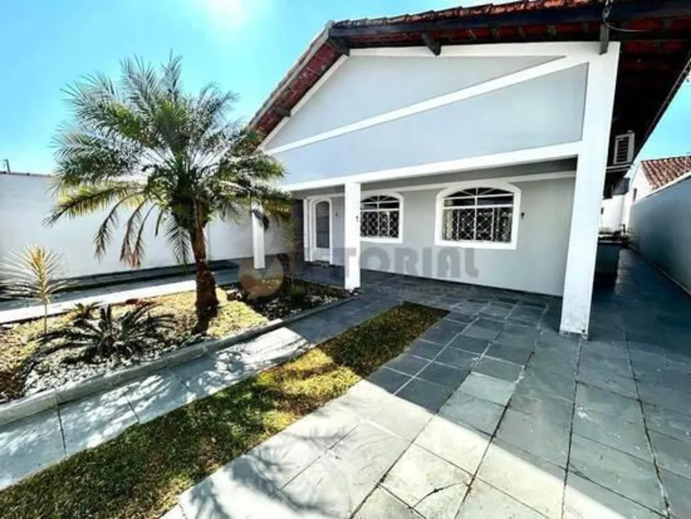 Casa, 4 quartos, 240 m² - Foto 1