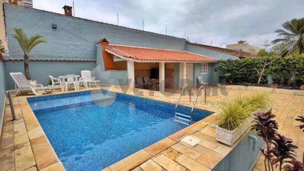 Casa, 3 quartos, 214 m² - Foto 1
