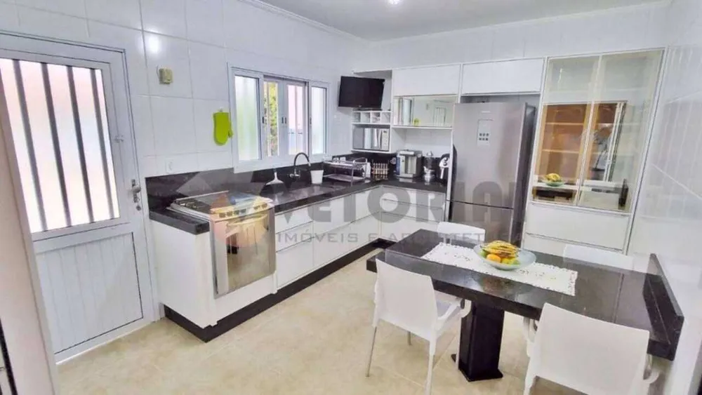 Casa, 3 quartos, 214 m² - Foto 6
