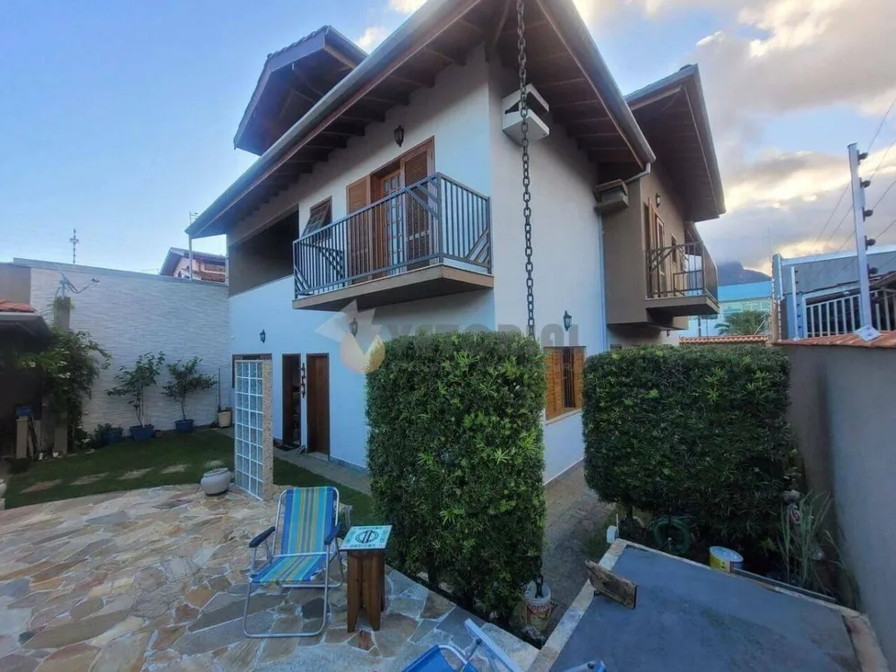 Sobrado, 5 quartos, 330 m² - Foto 1