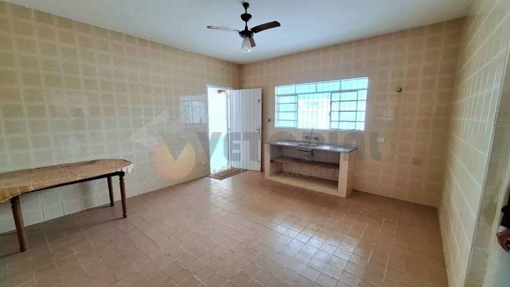 Casa à venda com 2 quartos, 120m² - Foto 3