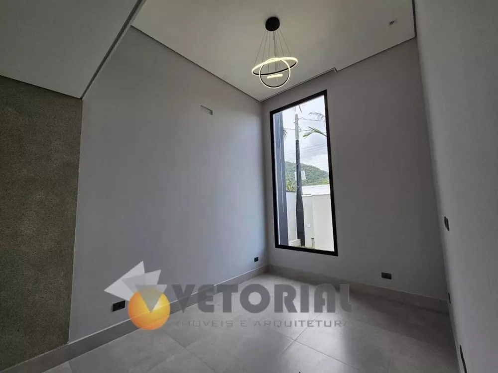 Casa à venda com 3 quartos, 161m² - Foto 4