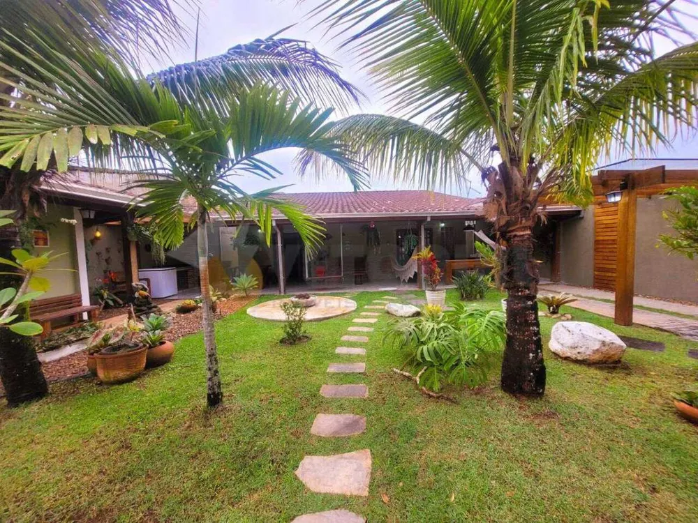 Casa, 3 quartos, 179 m² - Foto 1