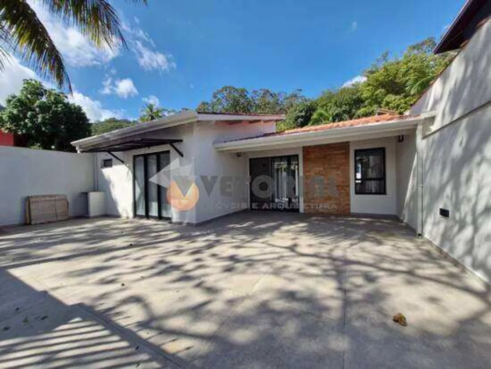 Casa, 4 quartos, 190 m² - Foto 1