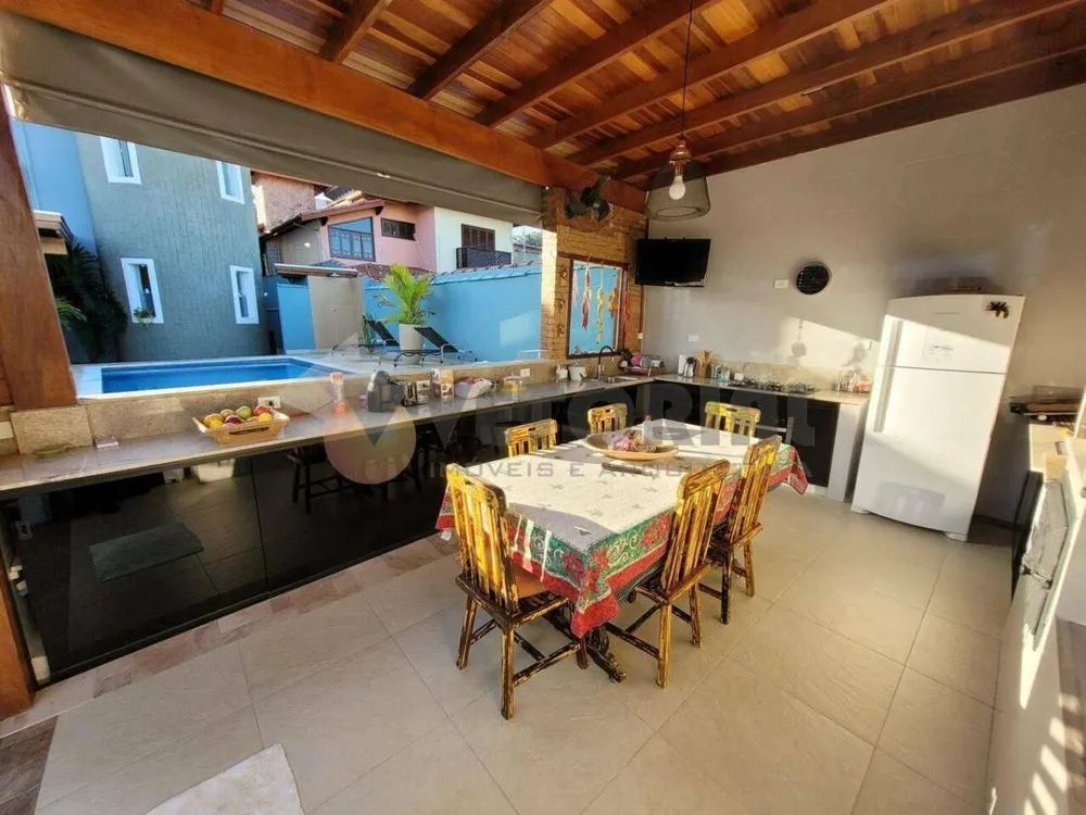 Sobrado, 6 quartos, 450 m² - Foto 1