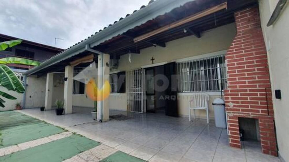 Casa à venda com 3 quartos, 142m² - Foto 1