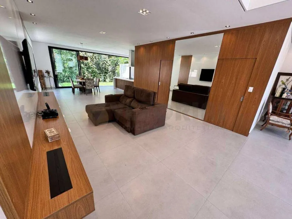 Apartamento, 3 quartos, 242 m² - Foto 2