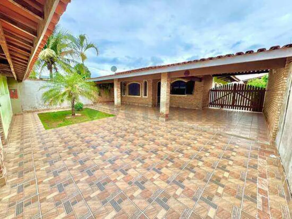 Casa, 3 quartos, 200 m² - Foto 1