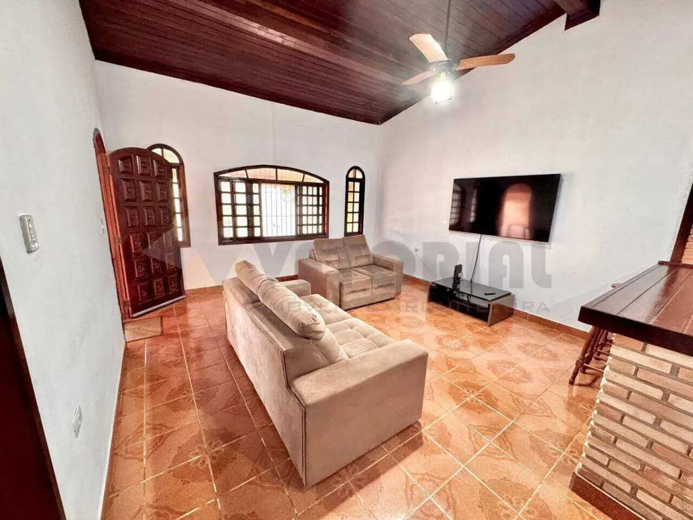 Casa, 3 quartos, 200 m² - Foto 2
