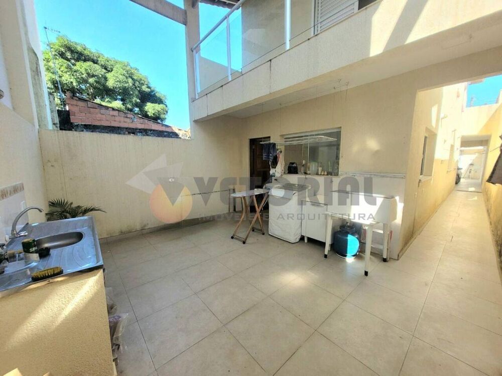 Sobrado à venda com 3 quartos, 140m² - Foto 1