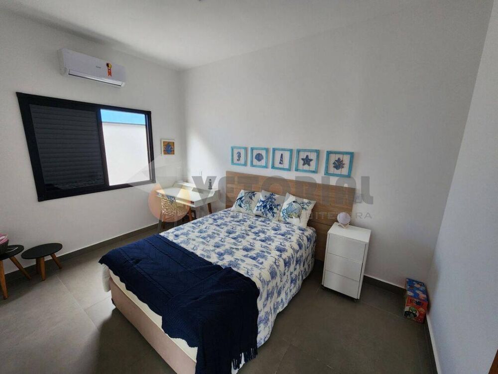 Casa à venda com 4 quartos, 240m² - Foto 4