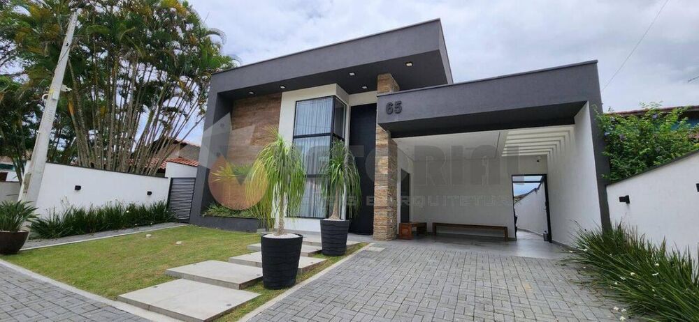 Casa à venda com 4 quartos, 240m² - Foto 1