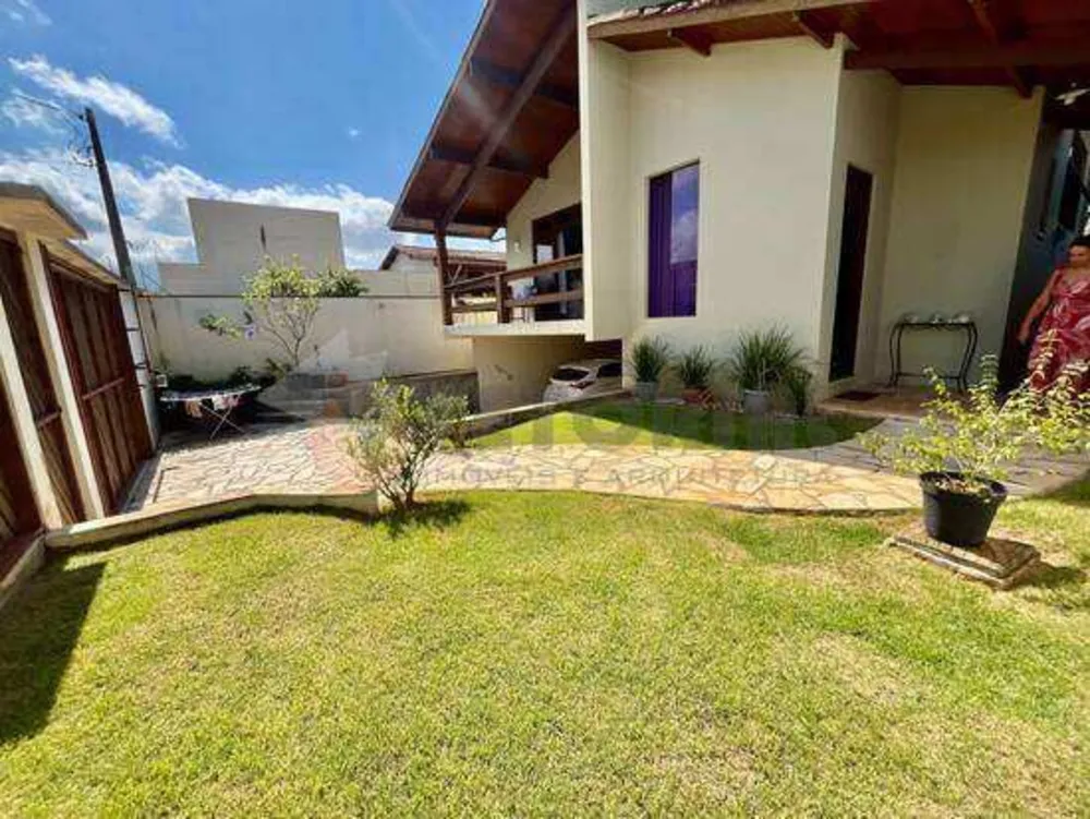 Sobrado, 3 quartos, 272 m² - Foto 1