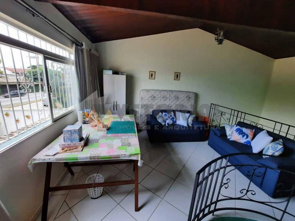 Casa à venda com 3 quartos, 17m² - Foto 2