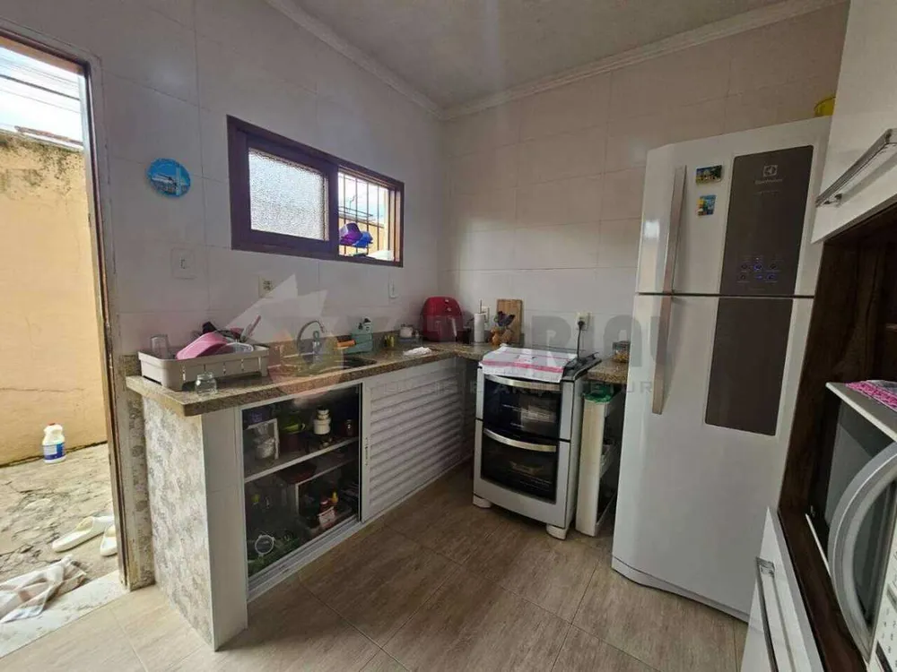 Casa, 5 quartos, 290 m² - Foto 4