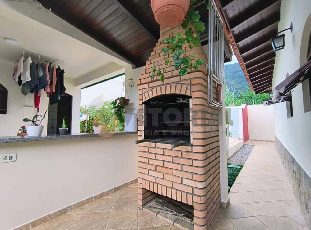 Casa à venda com 4 quartos, 266m² - Foto 4