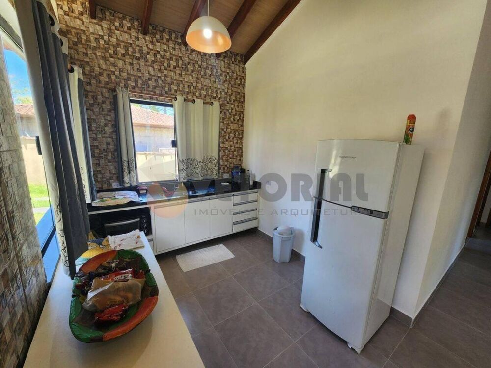 Casa à venda com 2 quartos, 120m² - Foto 3