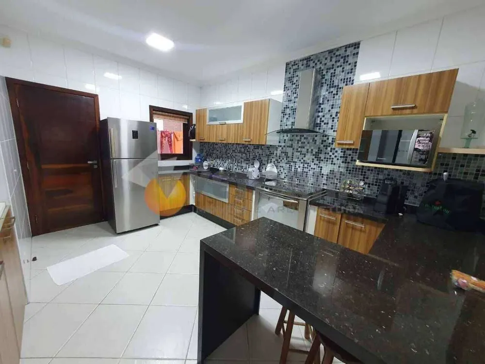 Casa, 3 quartos, 217 m² - Foto 4