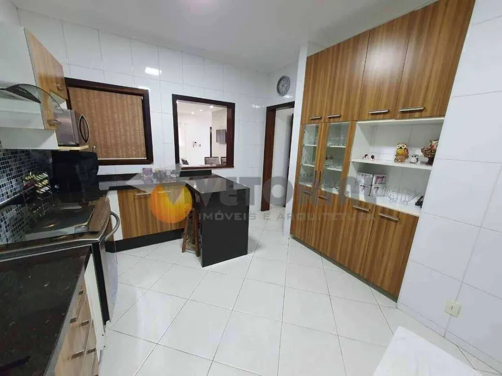 Casa, 3 quartos, 217 m² - Foto 3