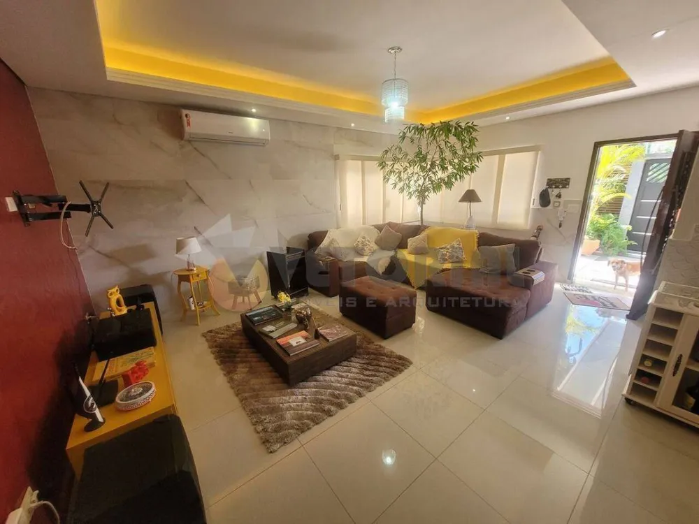 Sobrado, 3 quartos, 250 m² - Foto 1