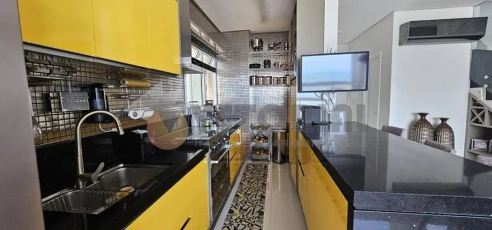 Cobertura, 3 quartos, 208 m² - Foto 1