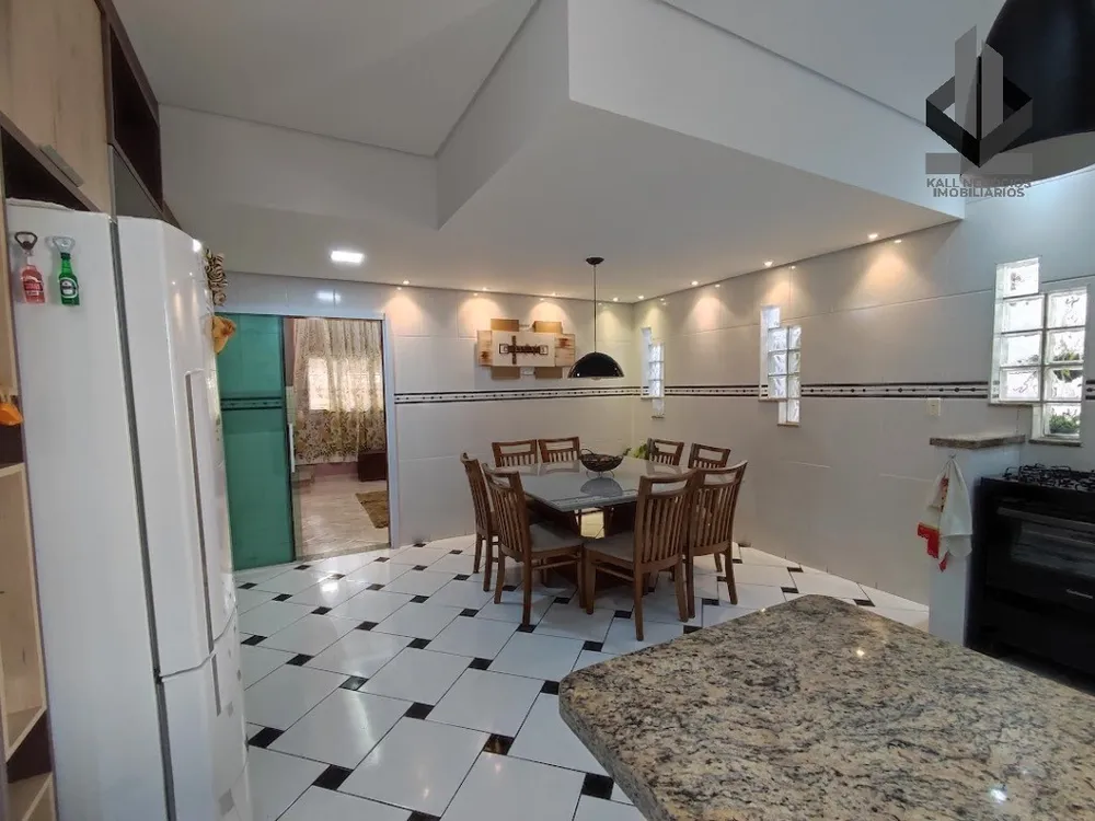 Casa, 3 quartos, 182 m² - Foto 1