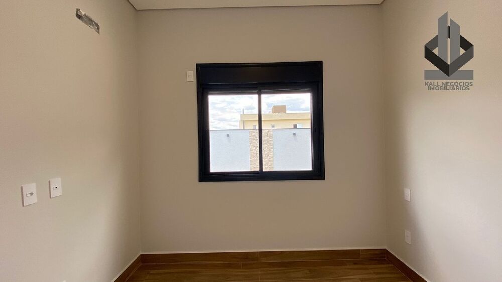 Casa, 3 quartos, 208 m² - Foto 1