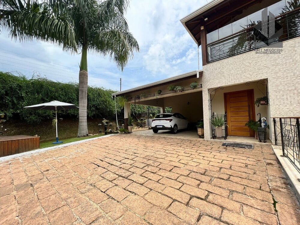 Chácara, 5 quartos, 1680 m² - Foto 1