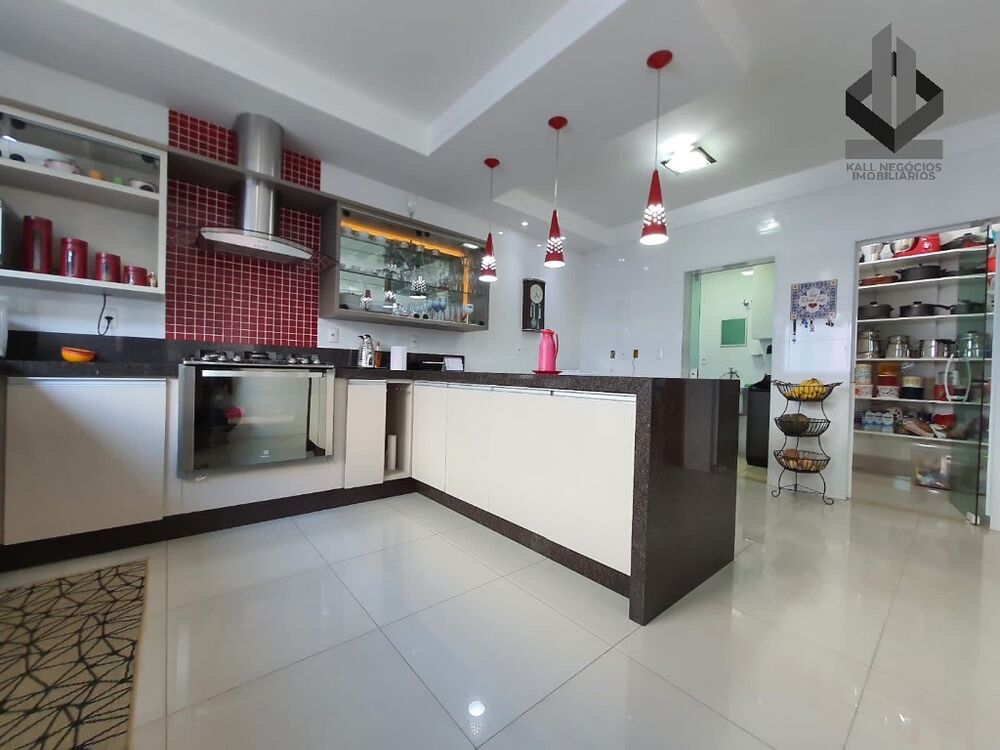 Casa à venda com 4 quartos, 360m² - Foto 2