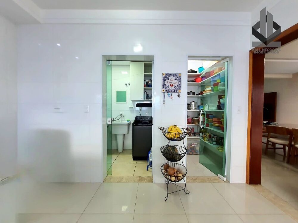 Casa à venda com 4 quartos, 360m² - Foto 3